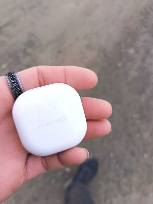 Наушник сатылады