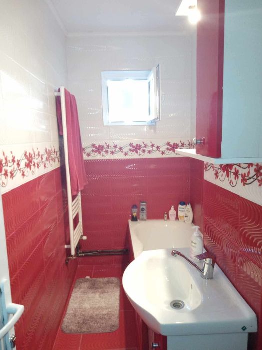 Inchiriez apartament