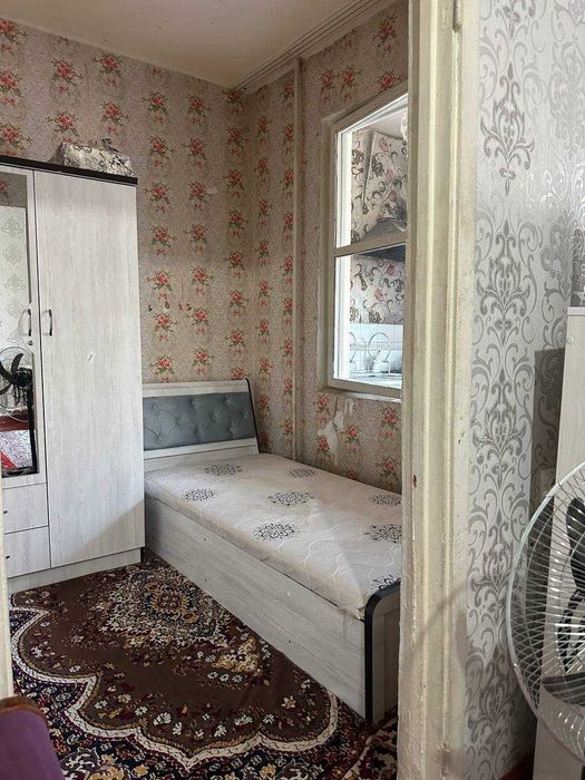 Юнусабад 15 кв 1/3/4 (38м2) Метро Туркистан. Вдоль дороги