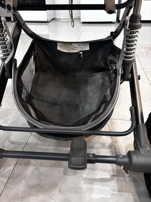 Коляска Teknum отдам дешева