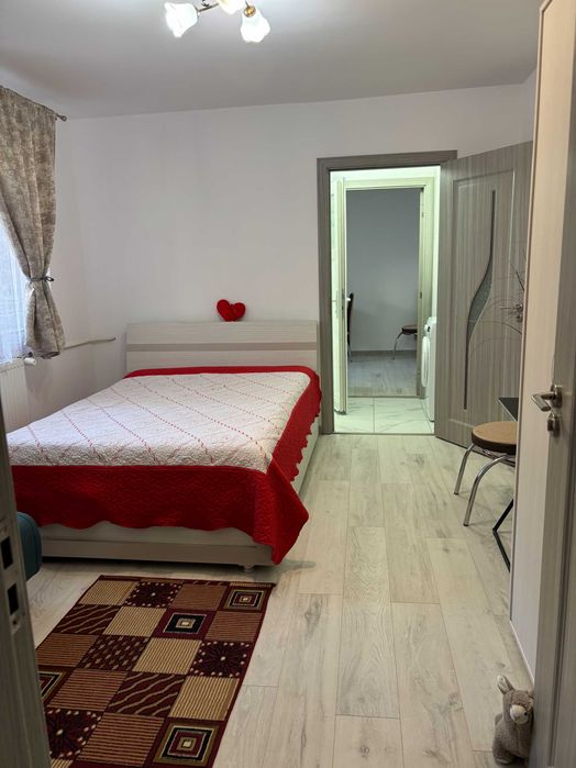Ofer spre inchiriere doua apartamente in Radauti