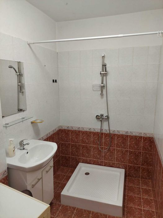 Тристаен апартамент под наем, Окръжна болница - Варна