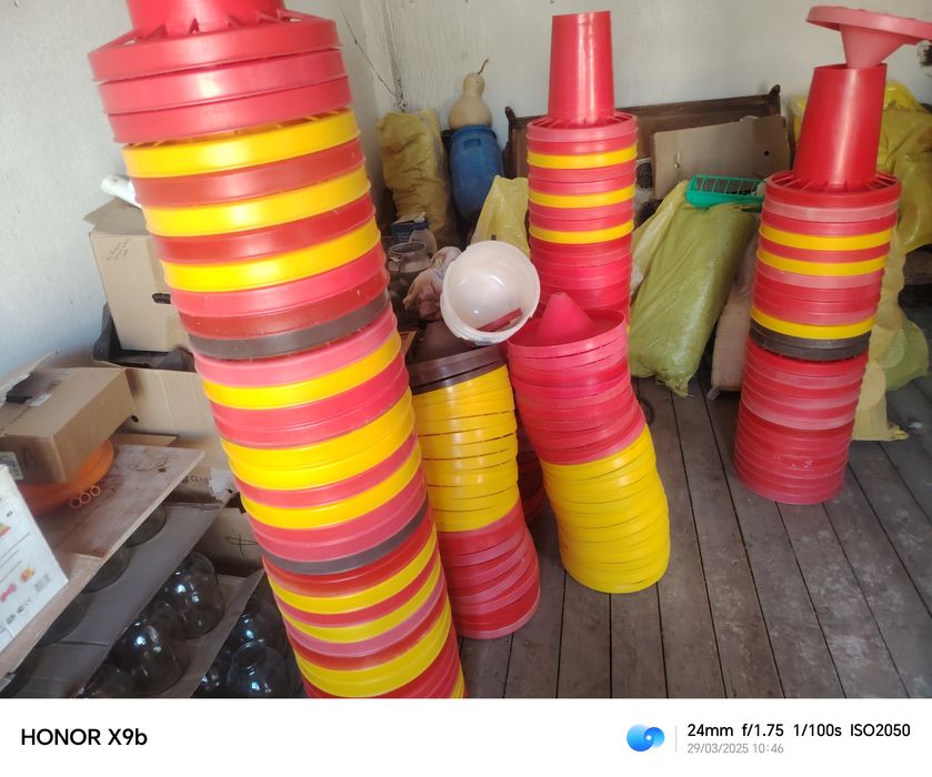 Товукларга ем ва сув беришга кармушка и паилка