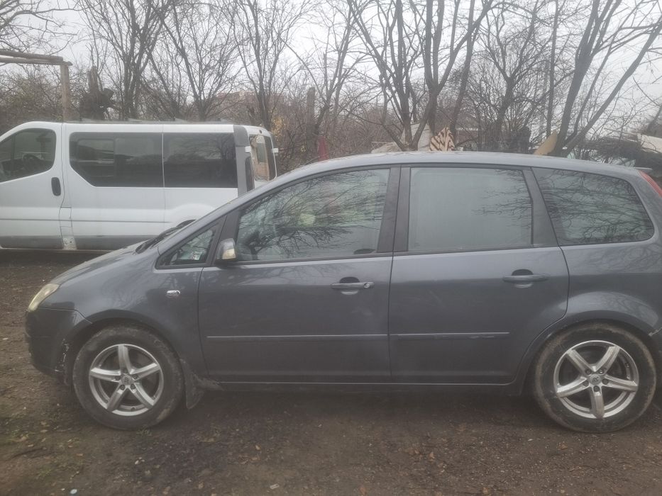 Ford C-MAX model Ghia