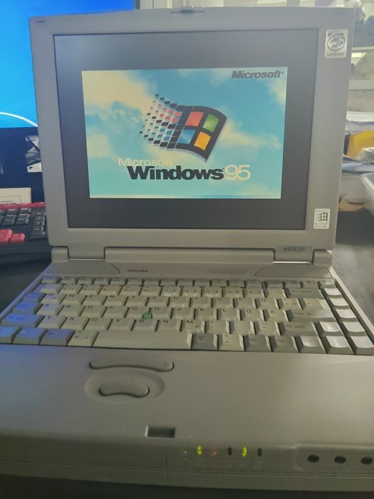 Продавам ретро лаптоп Toshiba 440CDT Sstelite pro