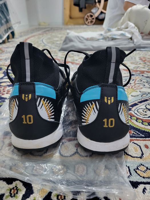 Кроссовки сороконожки