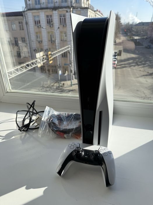 Playstation 5, (PS-5)