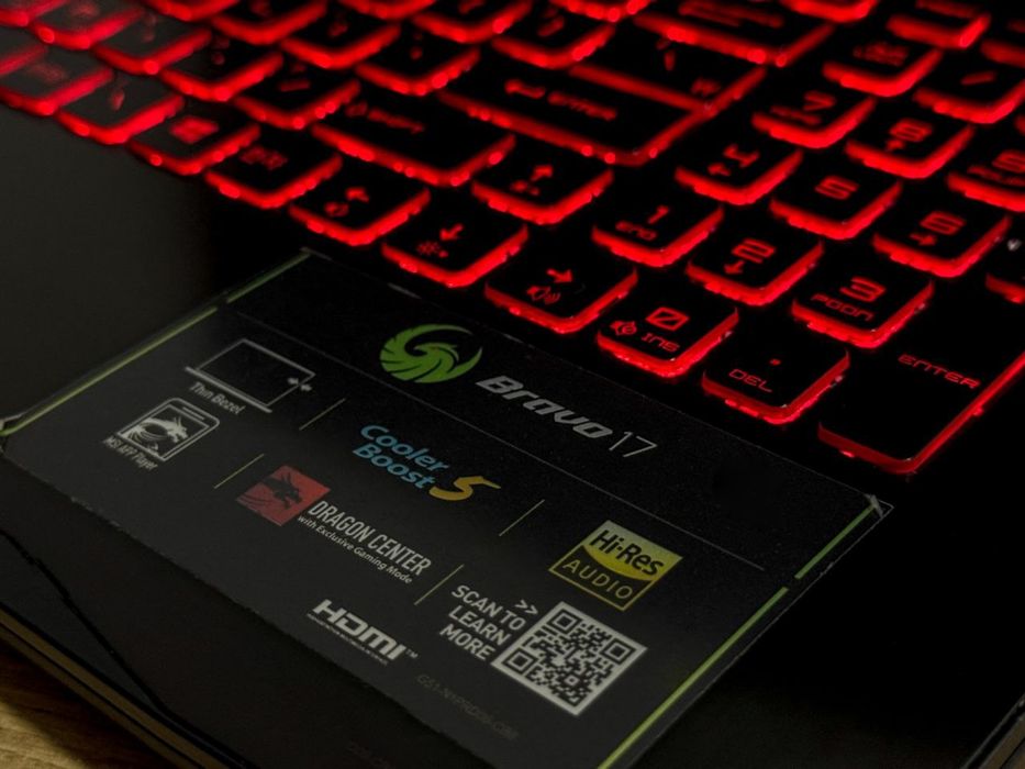 MSI BRAVO 17.3 Gamming kuchli noutbook