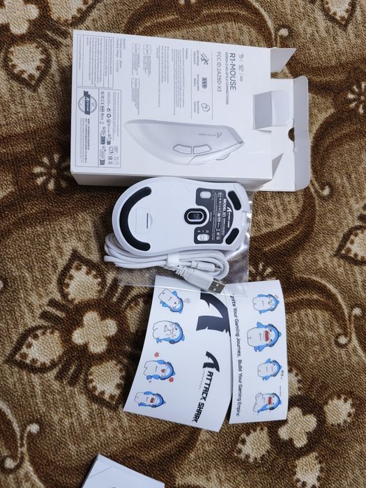 продается мышка Attack Shark R1 wireless