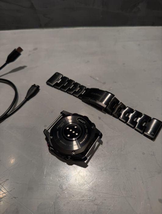 КАТО НОВ Garmin Fenix 8 Pro 51 mm + titanium bracelet