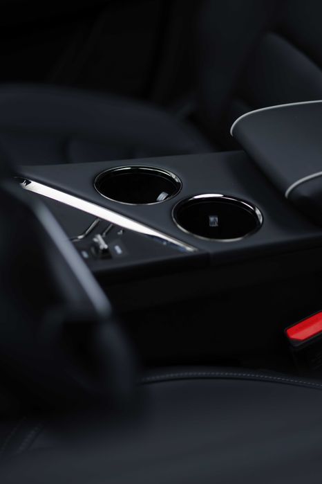 JAC JS8 – Premium 7 o'rinli oilaviy krossover