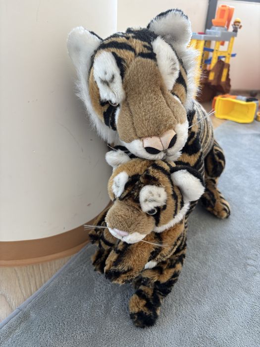 Плюшен тигър голям