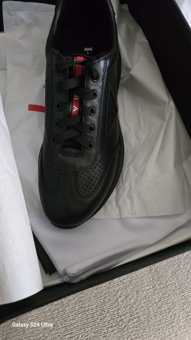 Продам кроссовки мужские PRADA