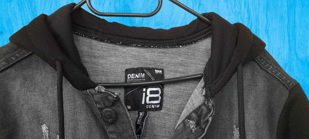 Jacheta din denim gri unisex cu gluga neagra