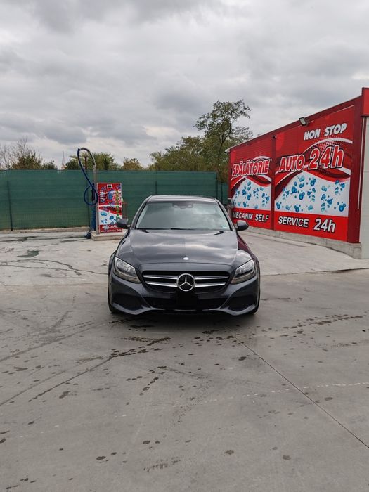 Mercedes Benz C180