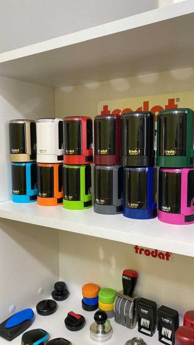 Изготовление печатей и штампов.