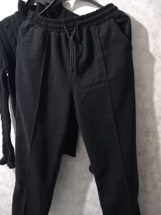 Нови ,пуловер и долнище Л размер