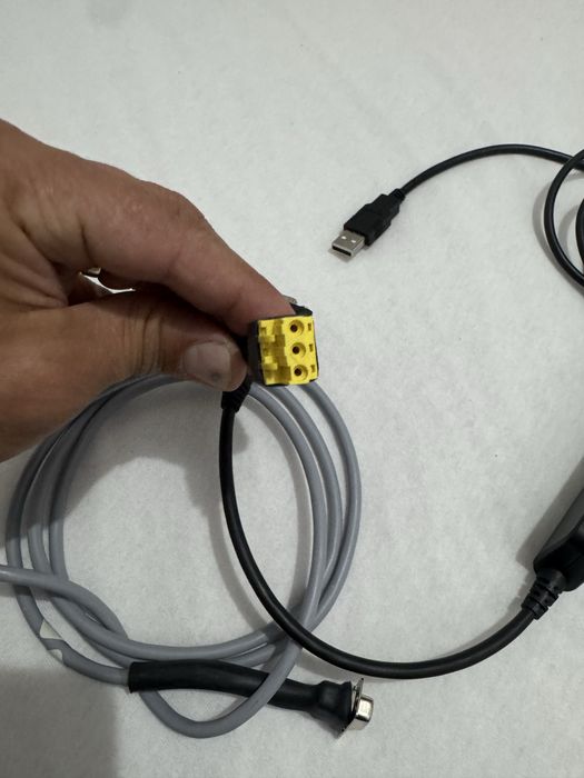 Tester industrial Kvaser Leaf Light v2