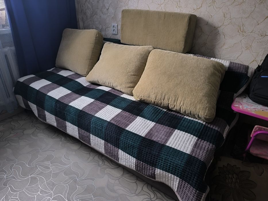 Отдам даром диван