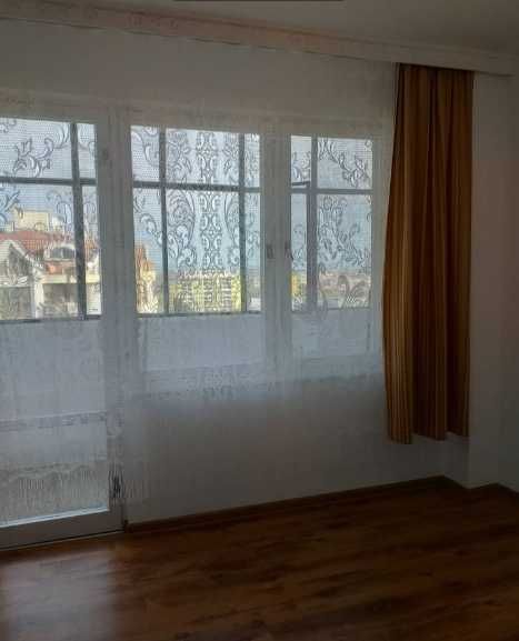 Дава се под наем Многостаен апартамент в Бургас, Славейков - 100 кв.м за 200 € - Снимка #1