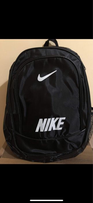 Раници на Найк чисто нови !!!