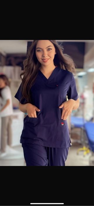 Продаю Медицинский костюм