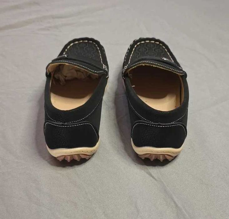 Black and white loafers , marimea 33