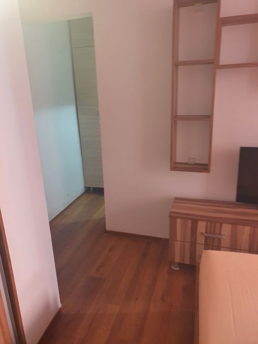 De ìnchiriat garsonieră cu intrţinere inclus  la casă