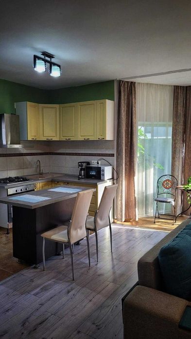 Apt sau camere în vila  pt inchiriat / 8-10 pers.