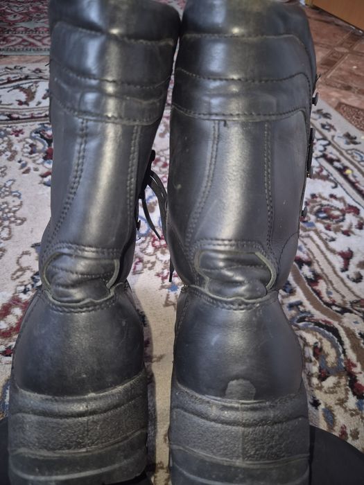Продаются зимние берцы 41 размер.