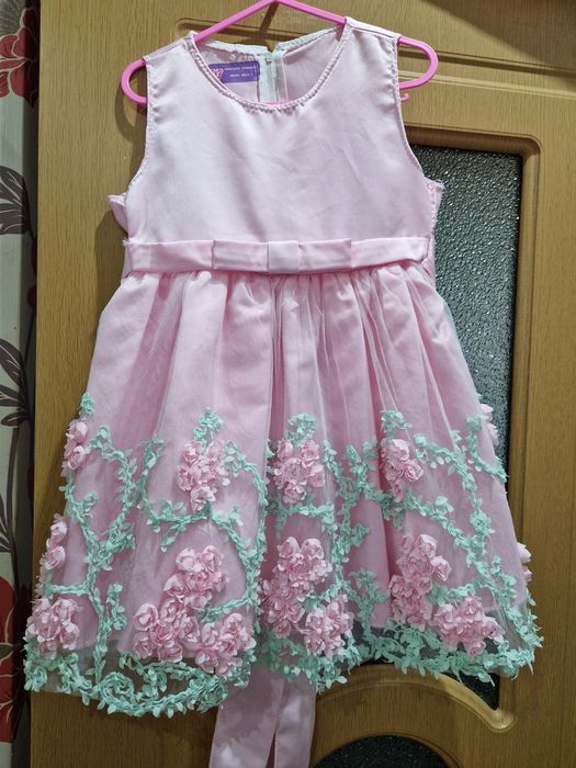 Rochie superba 4-5 ani