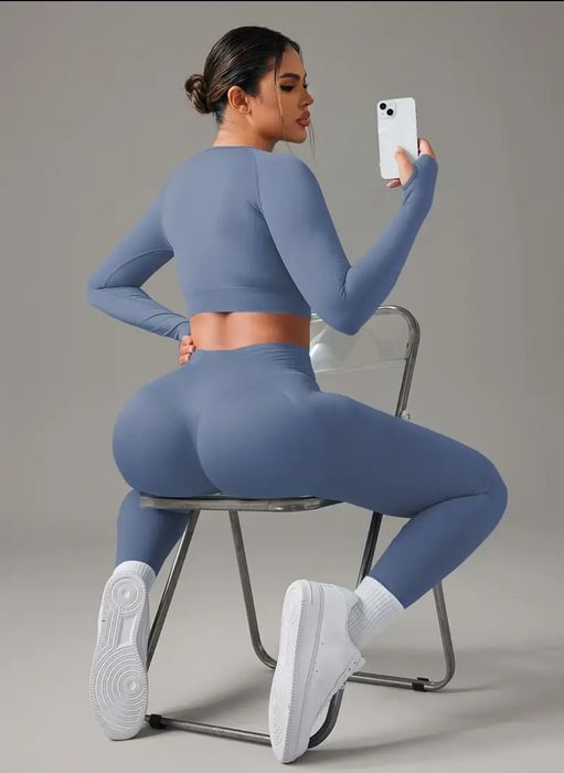 НОВО! 2бр. Безшевен комплект от клин и топ с дълъг ръкав