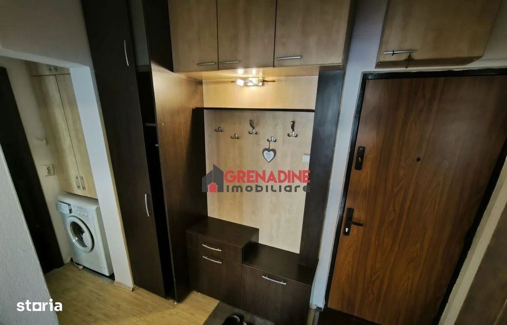 Apartament 2 Camere Decomandat - Parcare Proprie - Zona Racadau
