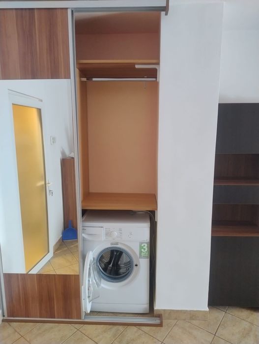 Închiriez garsonieră
