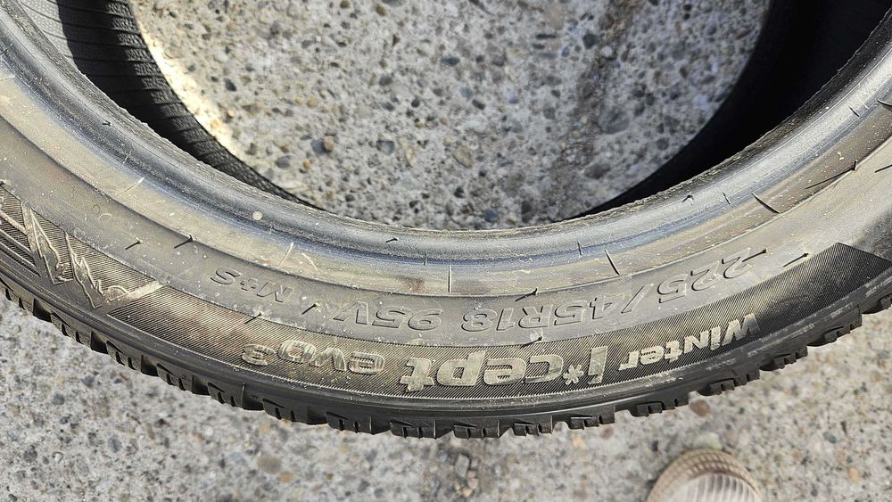 225/45 R18 • Iarna • Hankook Winter Icept evo 3 95V XL | 4 buc | DOT 2022 | Pret/buc