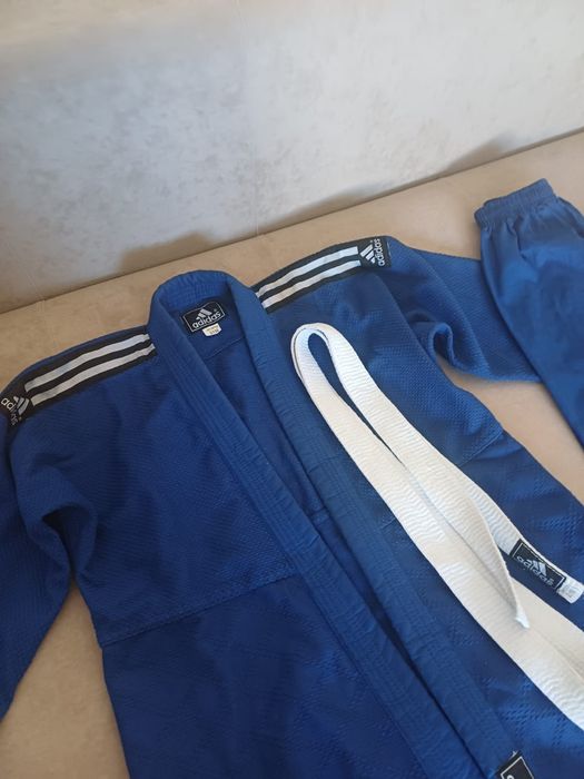 Продам кимоно для дзюдо