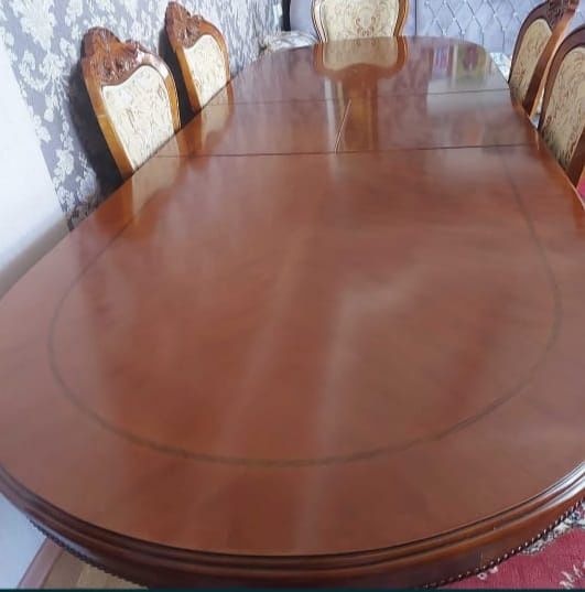 Стол со стульями