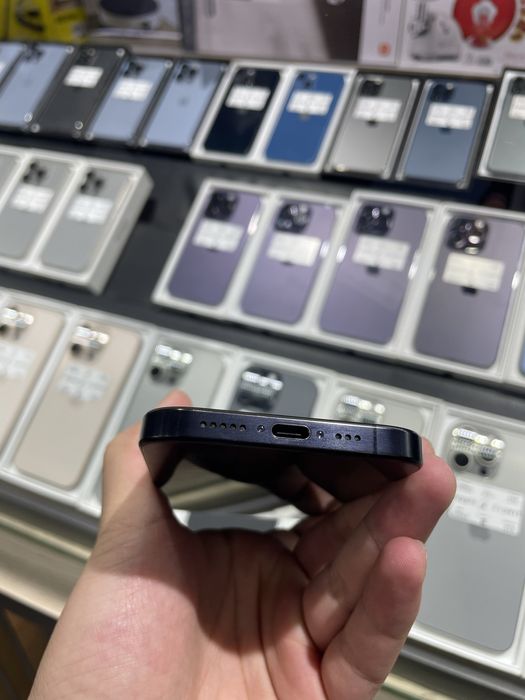 iPhone 15 pro 256 LL/A e-sim