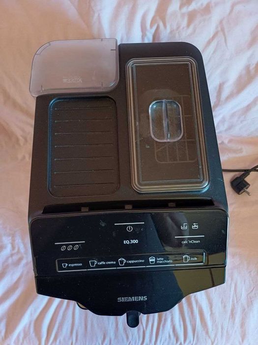 Продавам кафеавтомат Siemens EQ.300