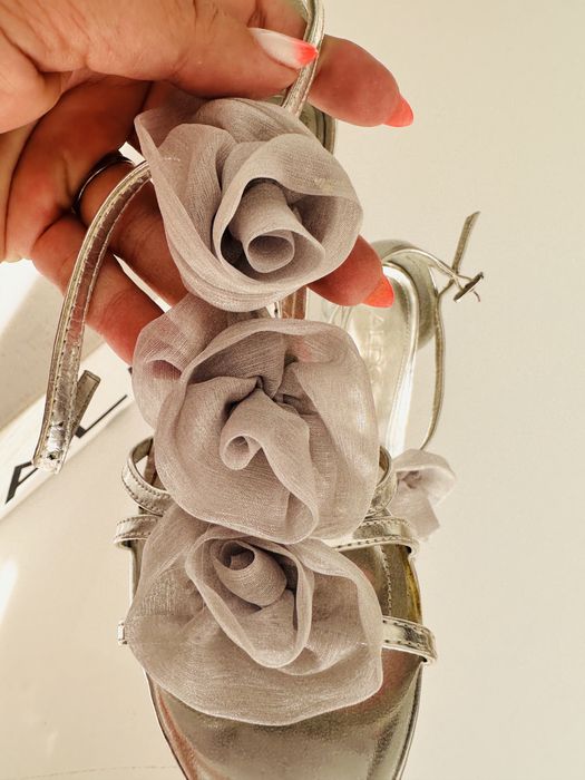 Сандали на висок ток ALDO