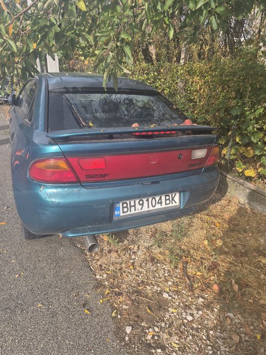 Продавам Mazda 323
