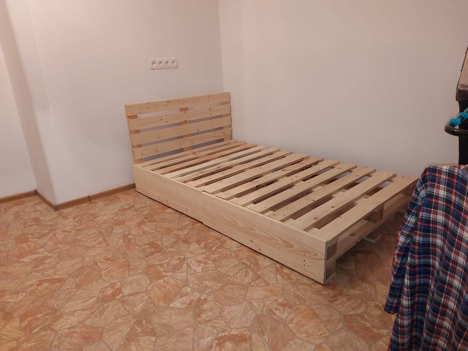 Кровать из паллет
