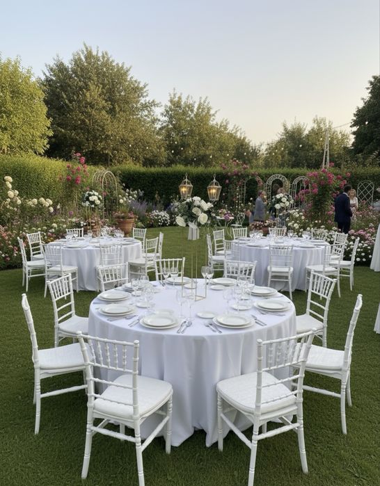 Inchiriez mese si scaune pentru evenimente