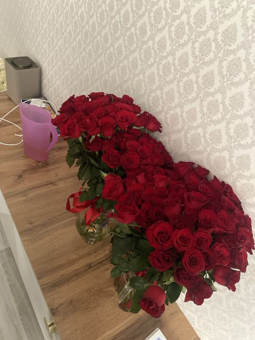 Красная роза продается