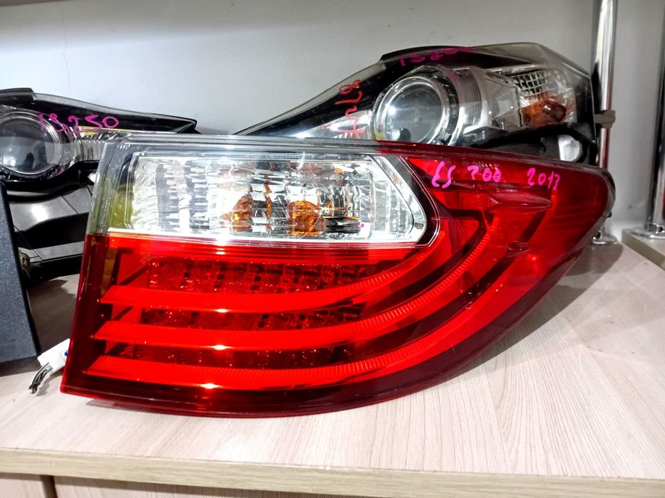 Задние фонари Lexus ES300