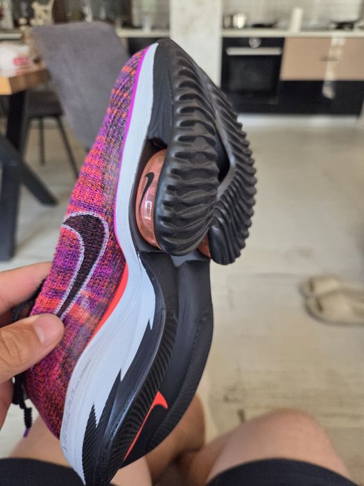 Adidasi nike zoomx