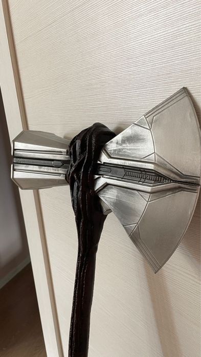 Продаю молот Тора (Гром Секира), мстители, марвел