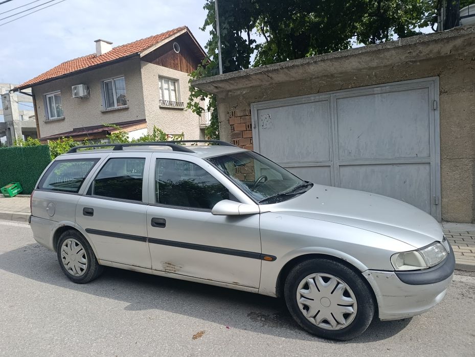Продавам Опел Вектра комби