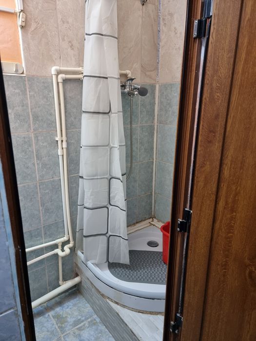 Închiriez garsoniera