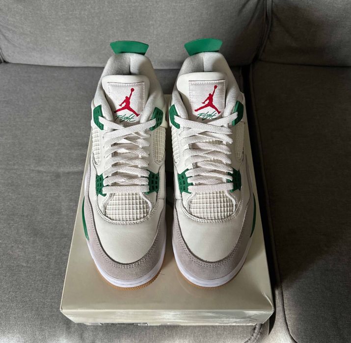 Jordan 4 Pine Green